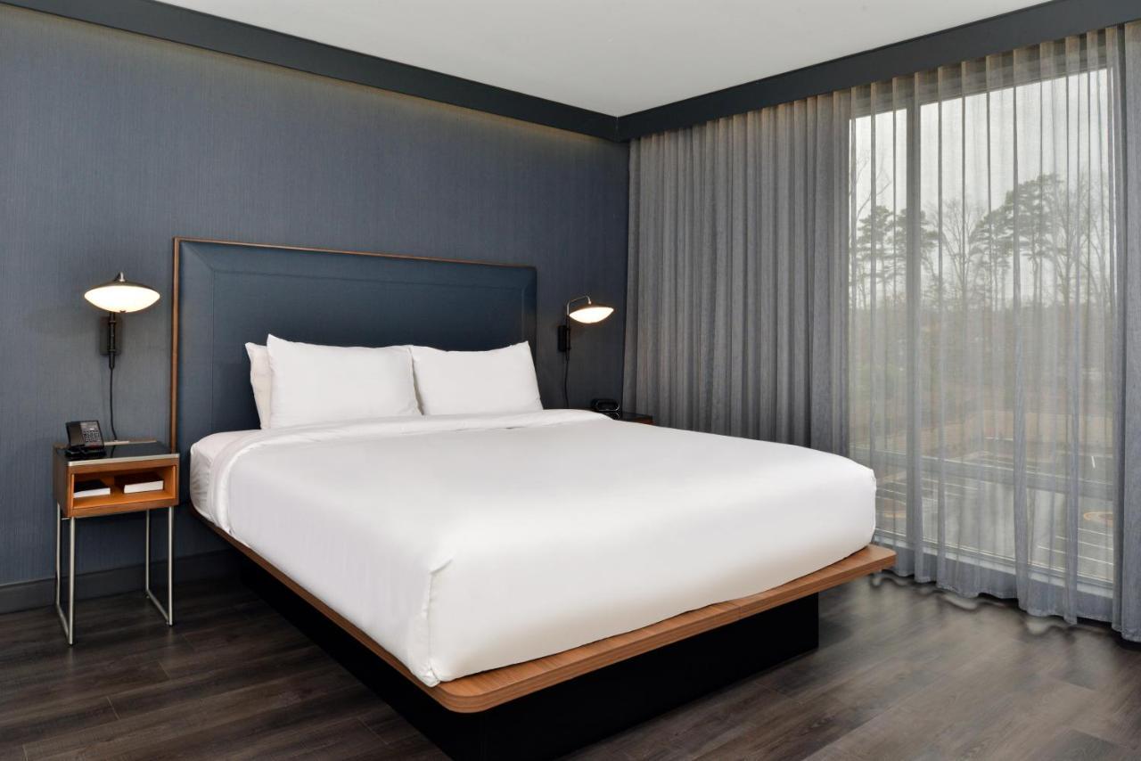 Courtyard By Marriott Raleigh Cary Crossroads Hotel Екстериор снимка