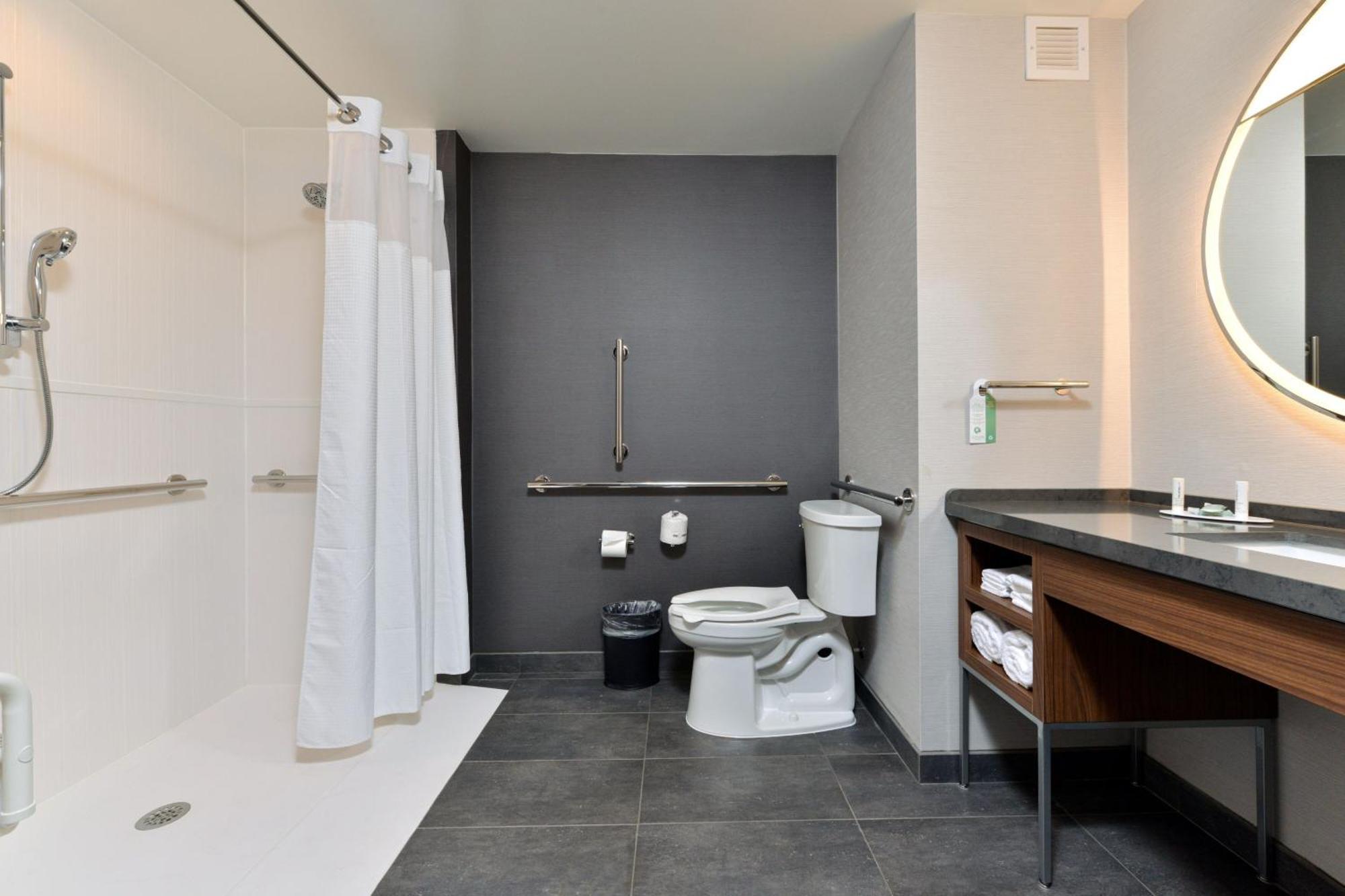 Courtyard By Marriott Raleigh Cary Crossroads Hotel Екстериор снимка