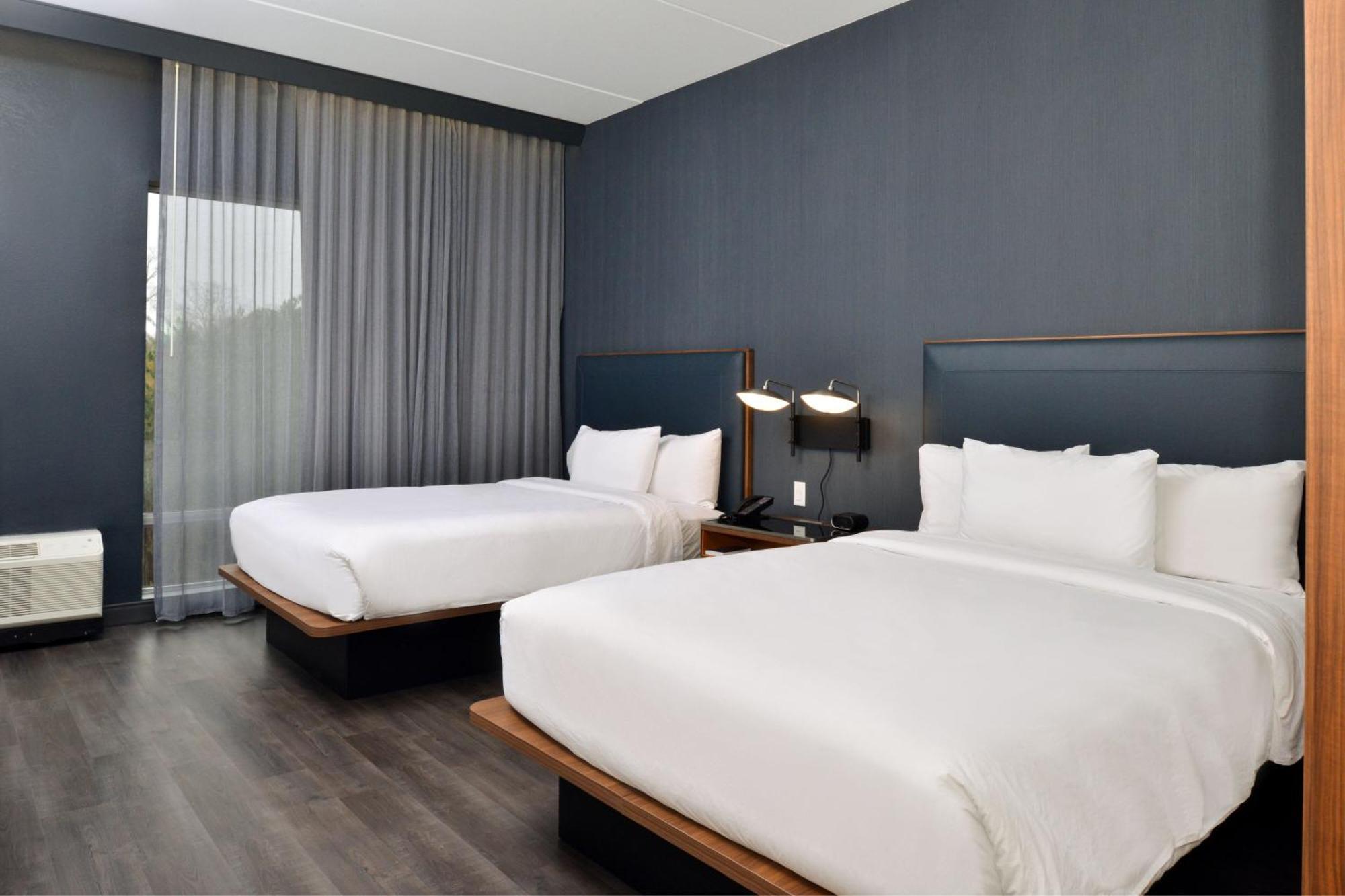 Courtyard By Marriott Raleigh Cary Crossroads Hotel Екстериор снимка