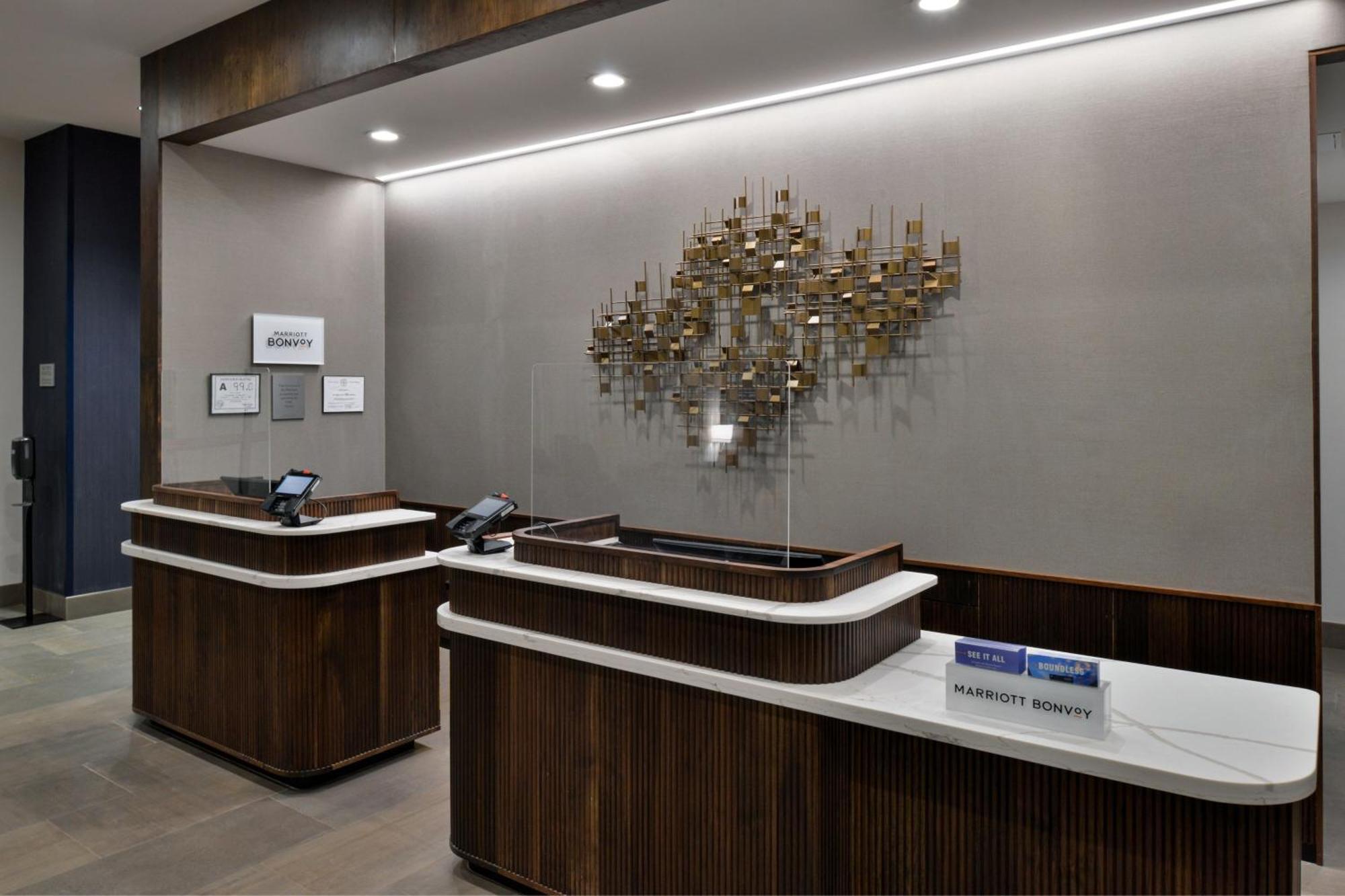 Courtyard By Marriott Raleigh Cary Crossroads Hotel Екстериор снимка