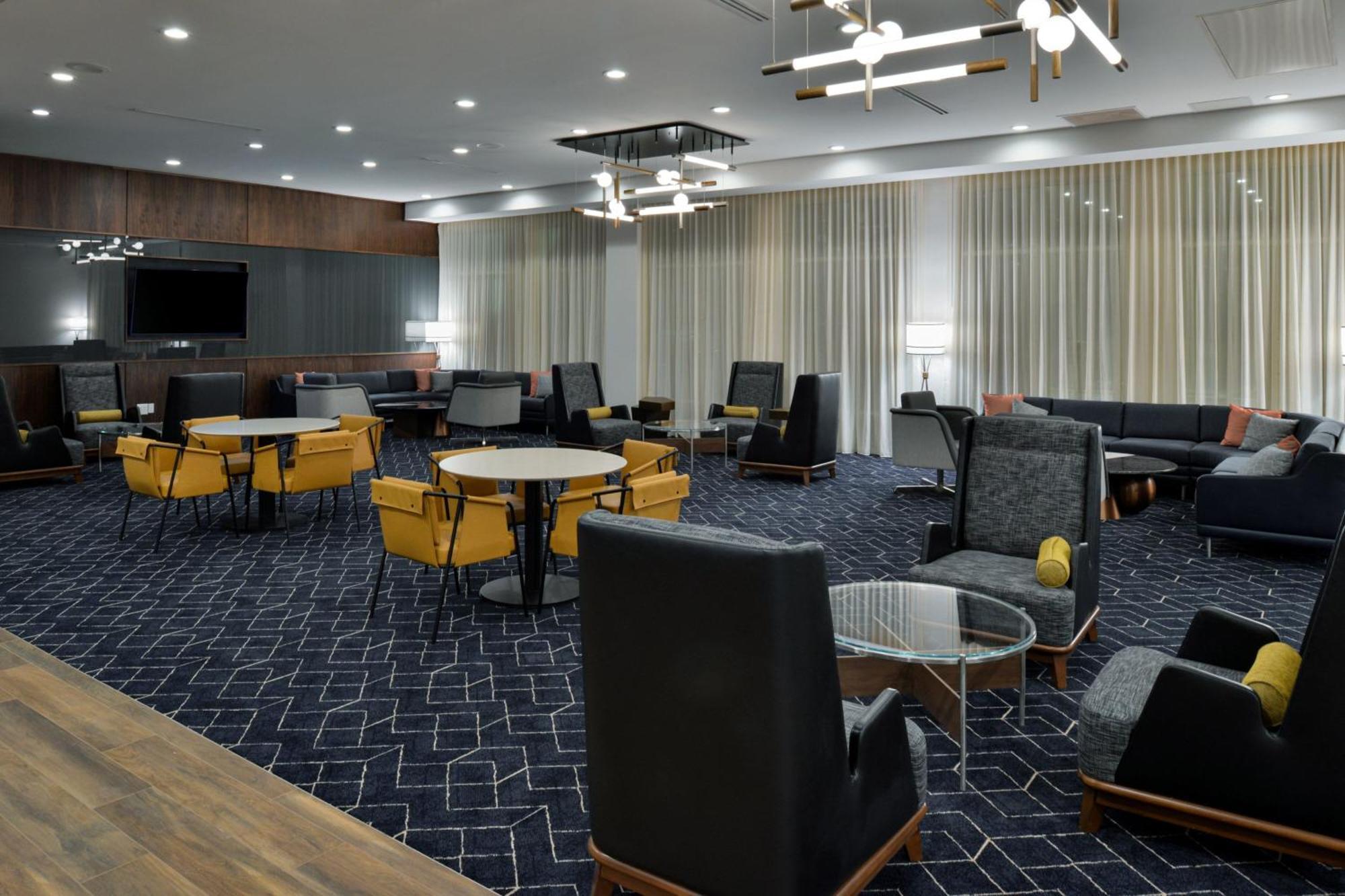 Courtyard By Marriott Raleigh Cary Crossroads Hotel Екстериор снимка