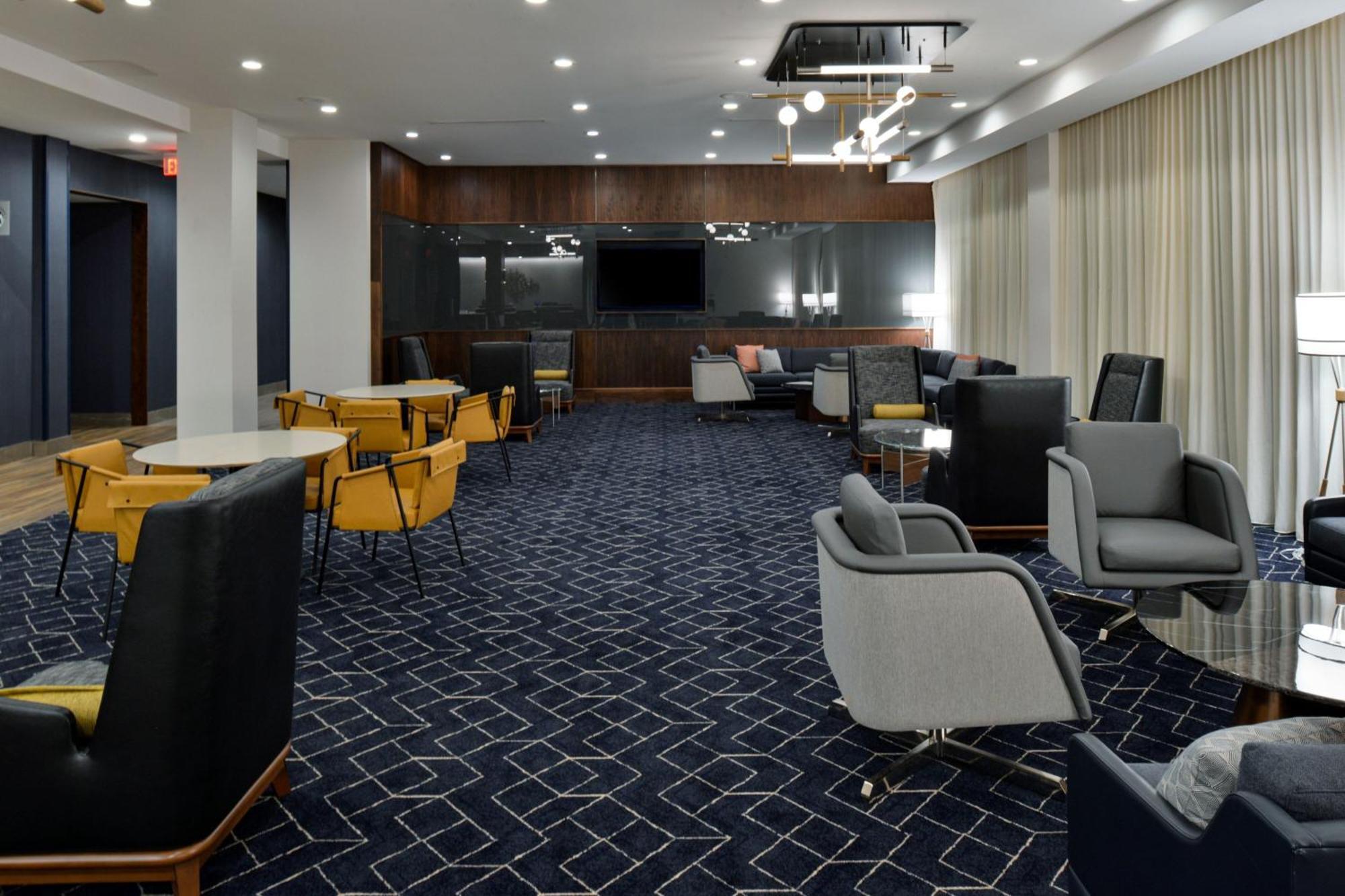 Courtyard By Marriott Raleigh Cary Crossroads Hotel Екстериор снимка